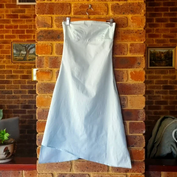 Tigerlily, Size 10, light blue dress - Picture 2 of 3